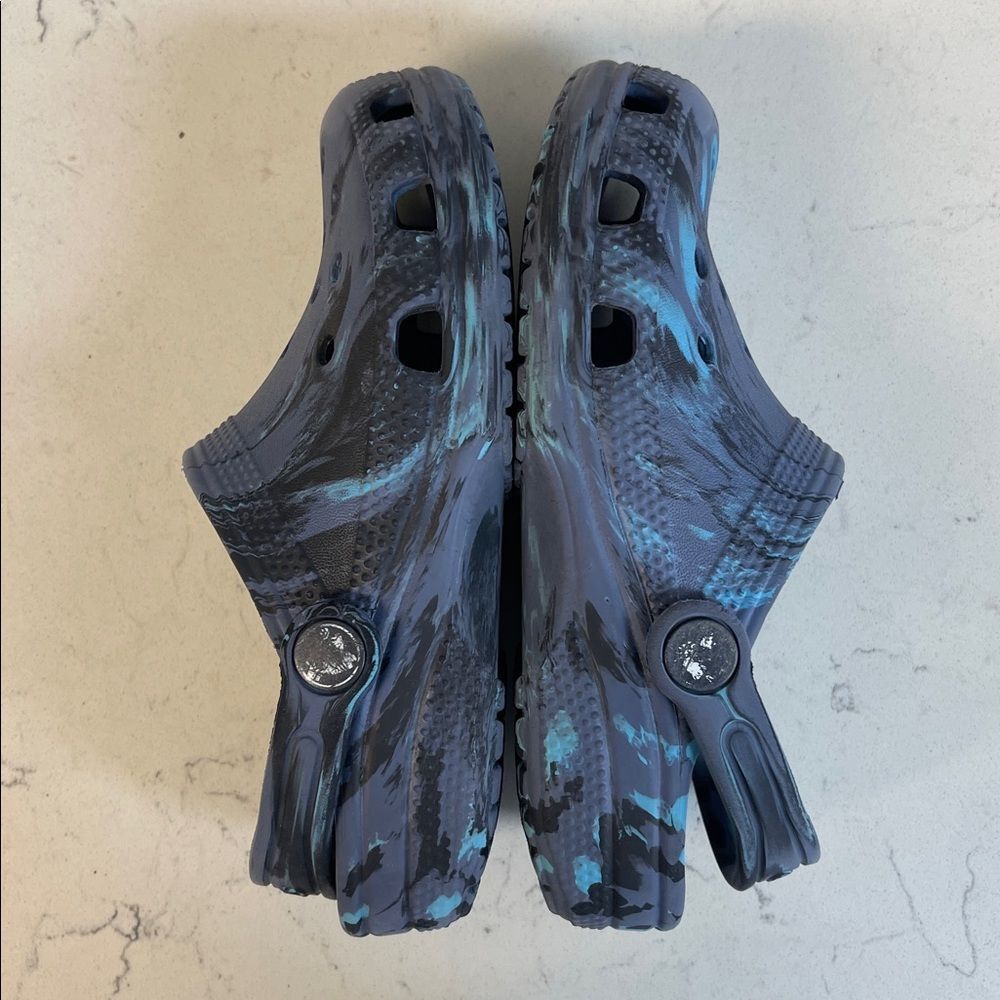 KIDS' CROCS LITTLE KID CLASSIC MARBLED 2 CLOGS Blue Swirl Clog Shoes Size 13 - Picture 13 of 17
